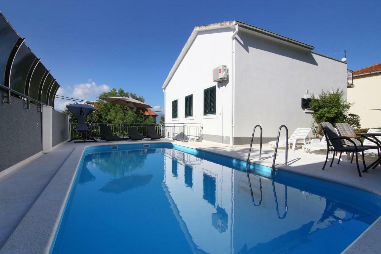 הוילה טרוגיר Luxury House With Pool מראה חיצוני תמונה