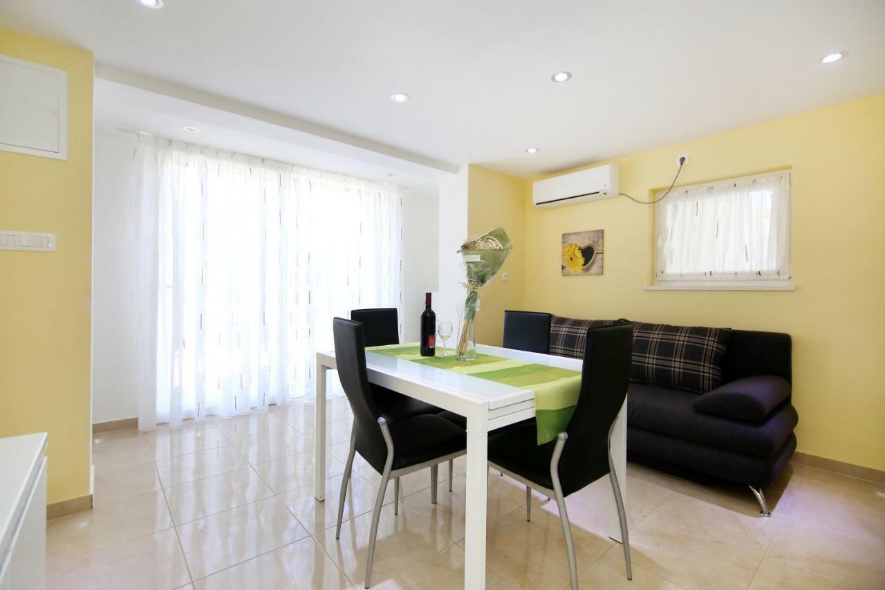 הוילה טרוגיר Luxury House With Pool מראה חיצוני תמונה