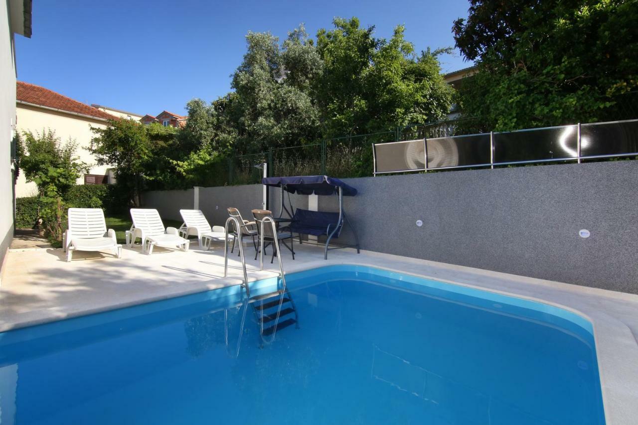 הוילה טרוגיר Luxury House With Pool מראה חיצוני תמונה