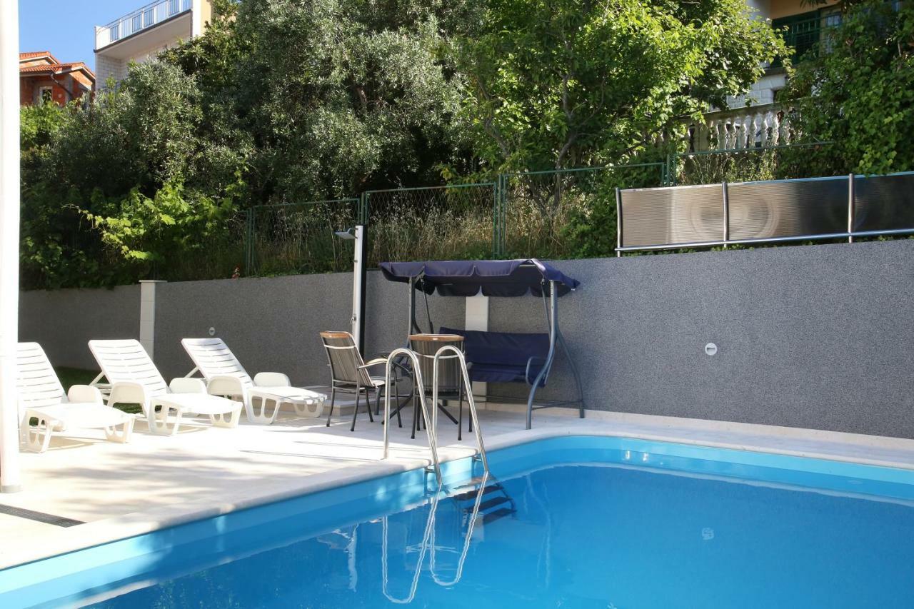 הוילה טרוגיר Luxury House With Pool מראה חיצוני תמונה