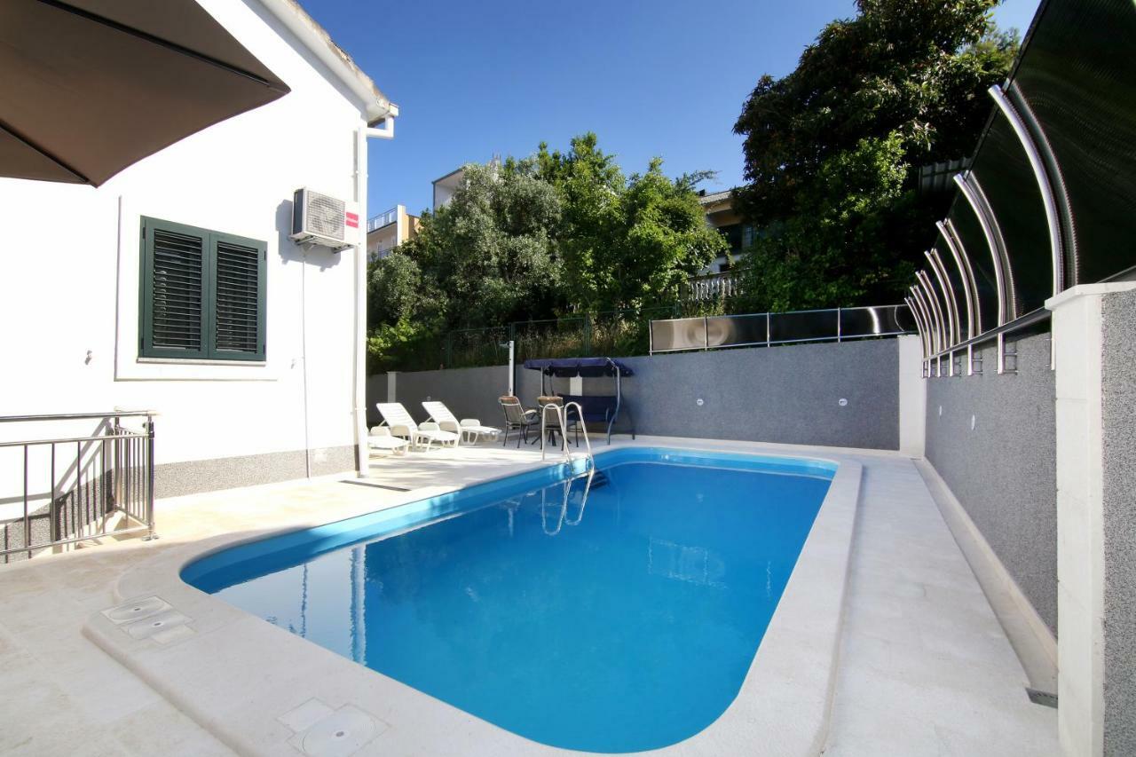 הוילה טרוגיר Luxury House With Pool מראה חיצוני תמונה